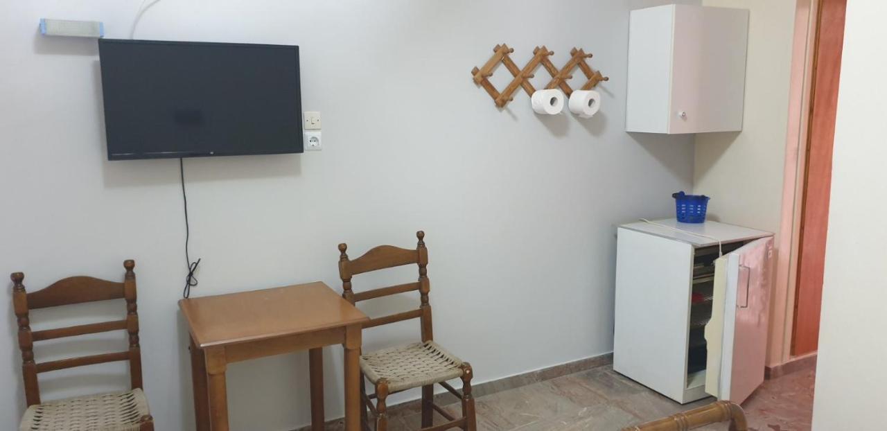 Pansion Marousa Methana Ngoại thất bức ảnh